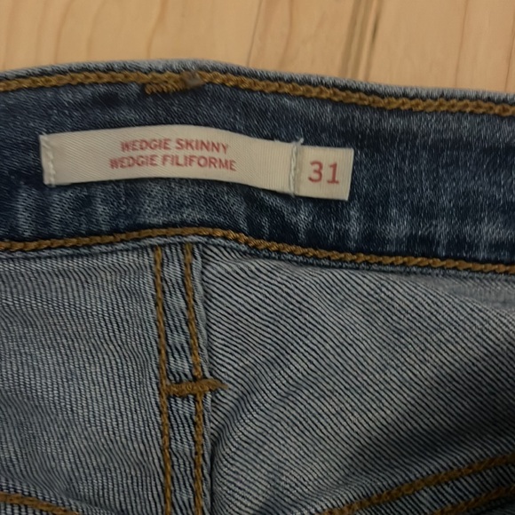 Levi’s wedgie skinny jeans 👖 - Picture 2 of 3
